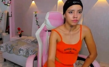 Hot amateur webcam teen masturbates for their fans